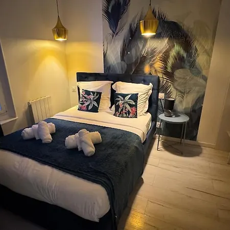 Apartment Les Du Quai - 11 Pers - Face Gare Aulnay-sous-Bois